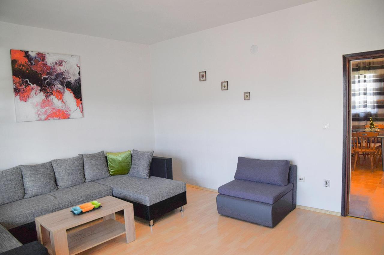Apartments Margareta & Ena Малинська Екстер'єр фото
