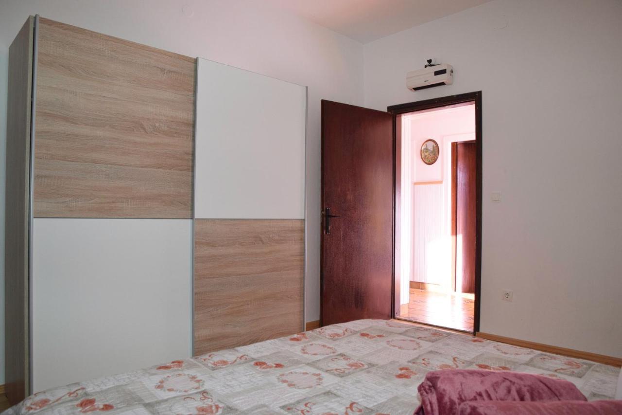 Apartments Margareta & Ena Малинська Екстер'єр фото