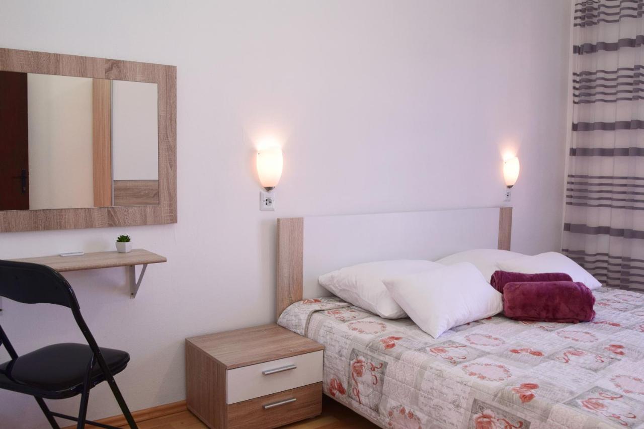Apartments Margareta & Ena Малинська Екстер'єр фото
