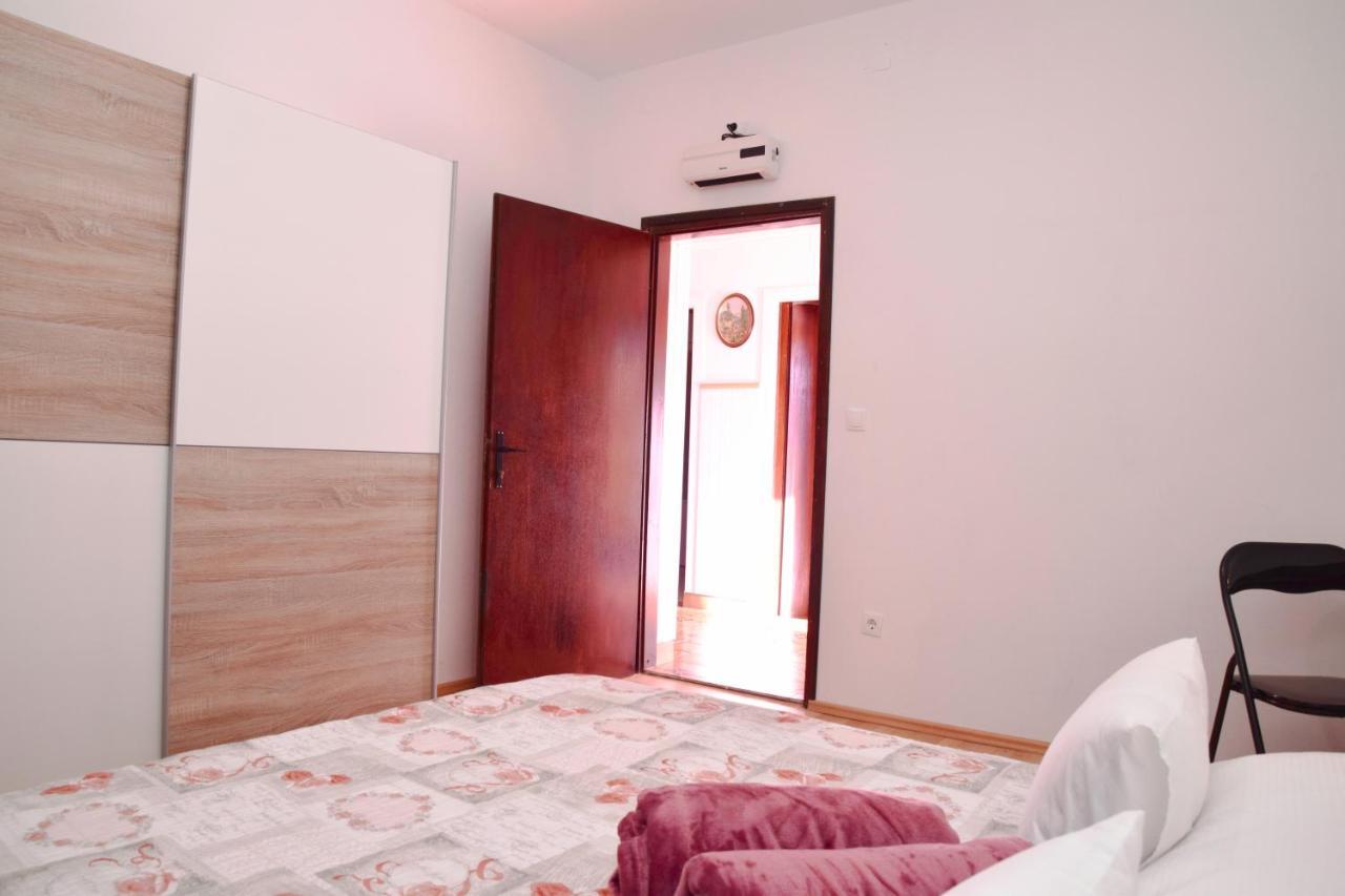 Apartments Margareta & Ena Малинська Екстер'єр фото