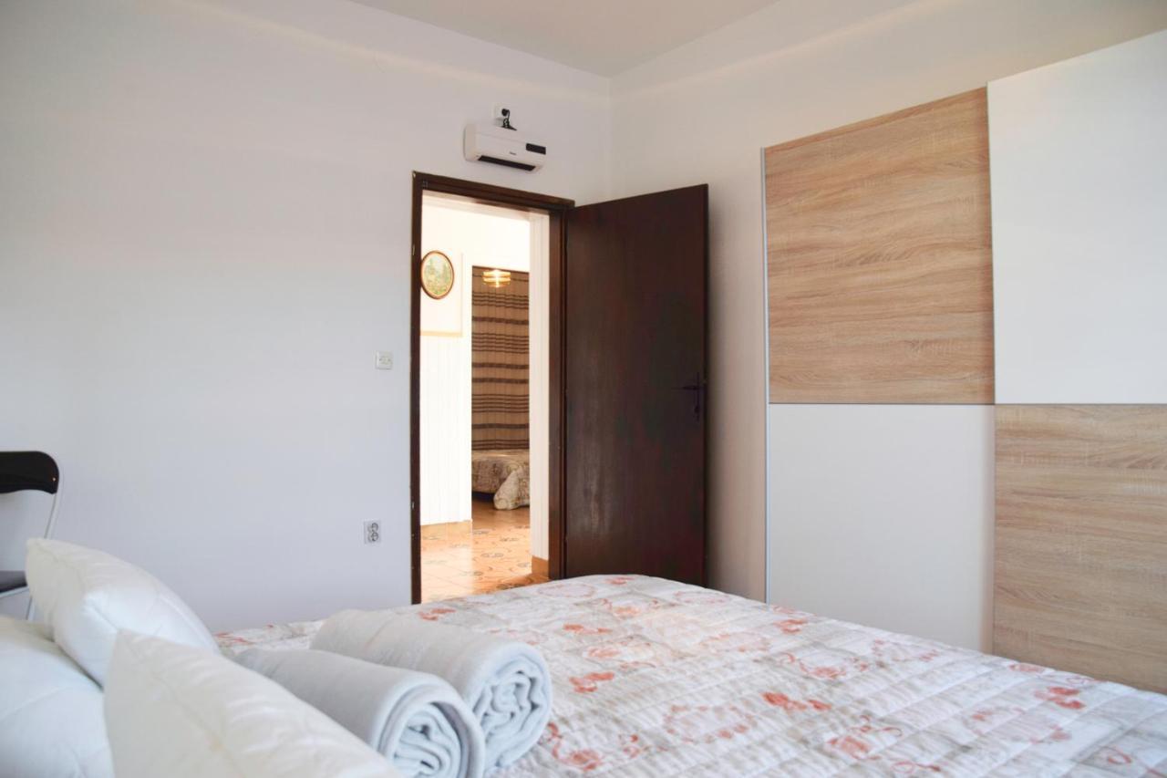 Apartments Margareta & Ena Малинська Екстер'єр фото