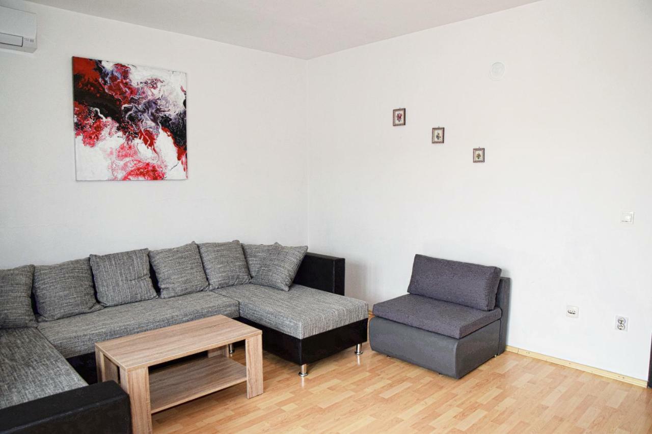 Apartments Margareta & Ena Малинська Екстер'єр фото